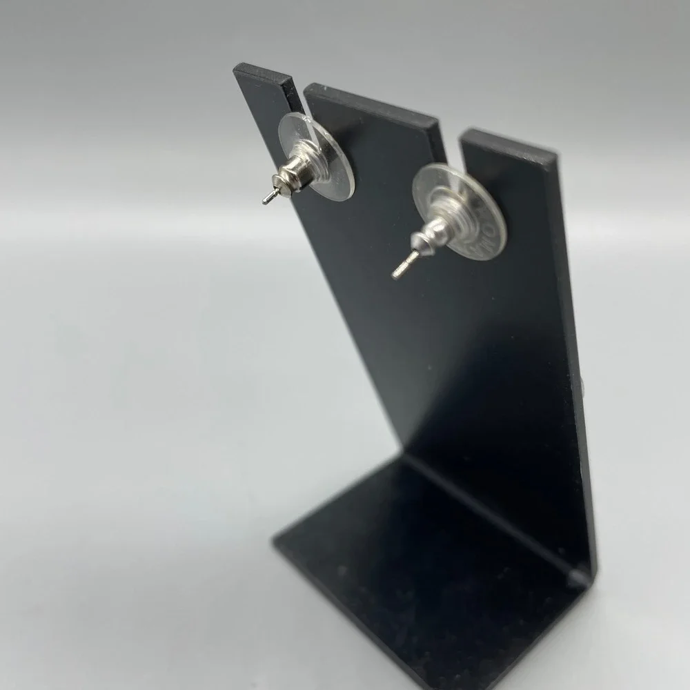 N/A silver tone